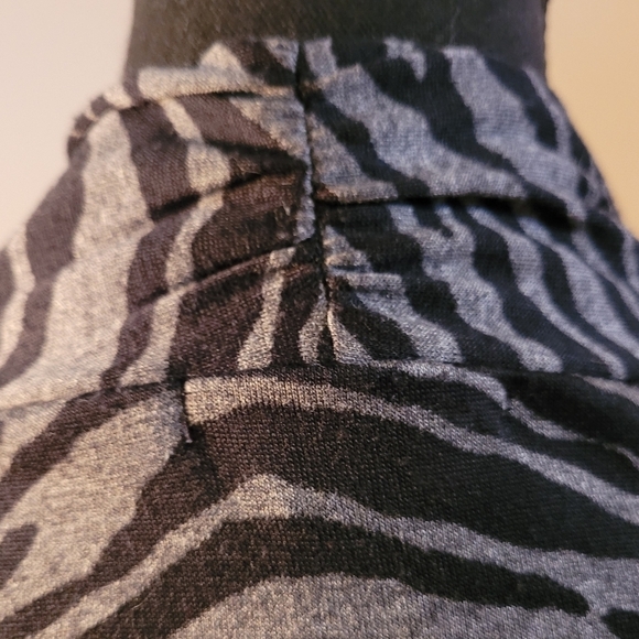 JONES NEW YORK Long Sleeve Animal Print Shug, Size Large - Picture 4 of 10